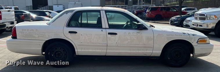 image for item KV9877 2004 Ford Crown Victoria Police Interceptor 