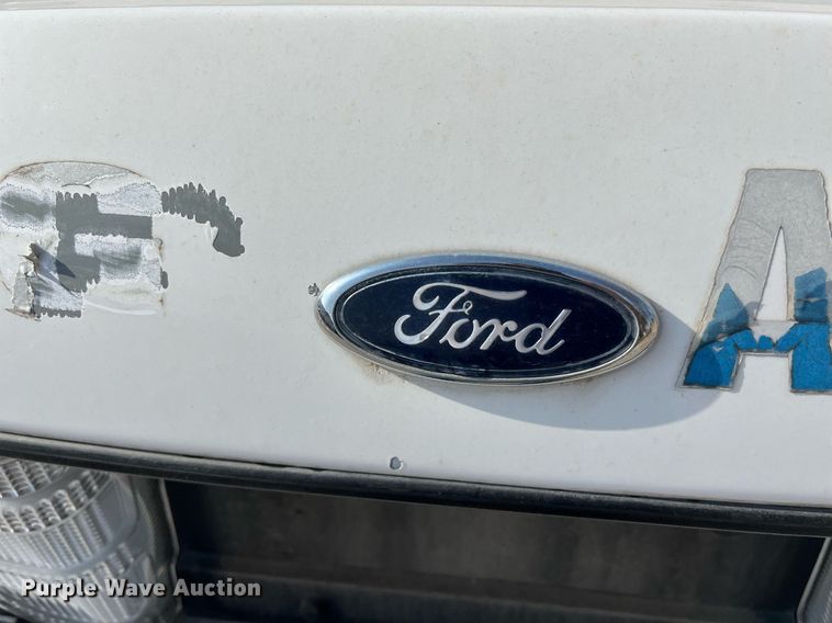 image for item KV9877 2004 Ford Crown Victoria Police Interceptor 