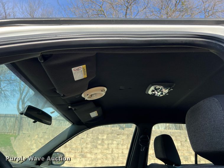 image for item KV9877 2004 Ford Crown Victoria Police Interceptor 