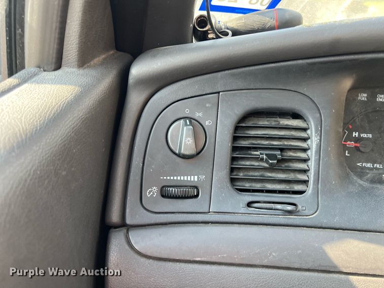 image for item KV9877 2004 Ford Crown Victoria Police Interceptor 