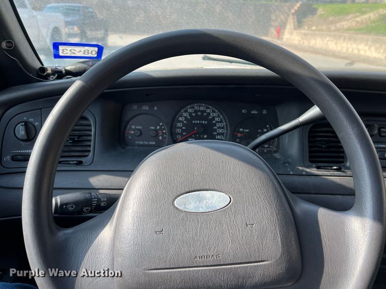 image for item KV9877 2004 Ford Crown Victoria Police Interceptor 