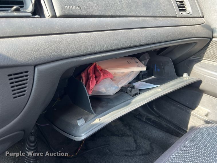 image for item KV9877 2004 Ford Crown Victoria Police Interceptor 