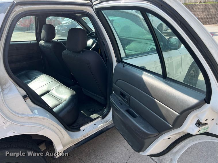 image for item KV9877 2004 Ford Crown Victoria Police Interceptor 