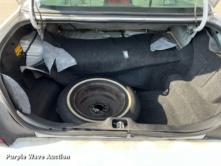 image for item KV9877 2004 Ford Crown Victoria Police Interceptor 