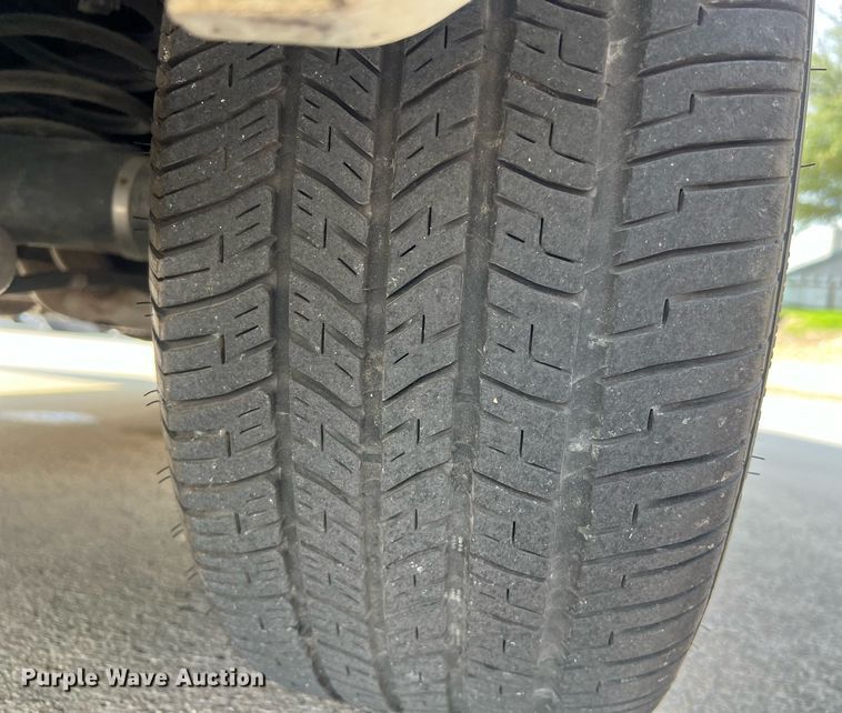 image for item KV9877 2004 Ford Crown Victoria Police Interceptor 