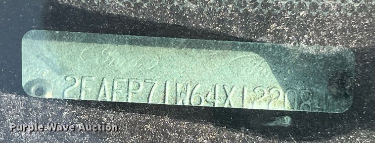 image for item KV9877 2004 Ford Crown Victoria Police Interceptor 