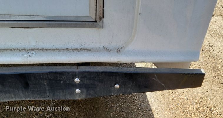 image for item LA9661 1998 Ford E450 Super Duty shuttle bus