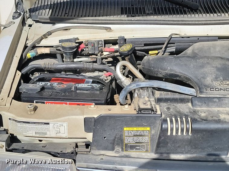 image for item LA9661 1998 Ford E450 Super Duty shuttle bus