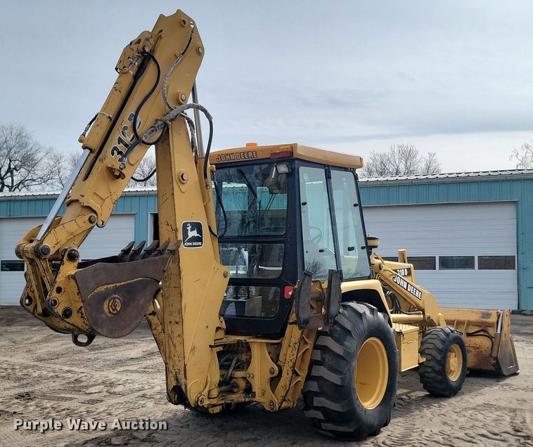image for item LA9665 1995 John Deere 310D backhoe