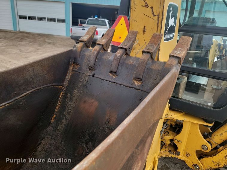 image for item LA9665 1995 John Deere 310D backhoe