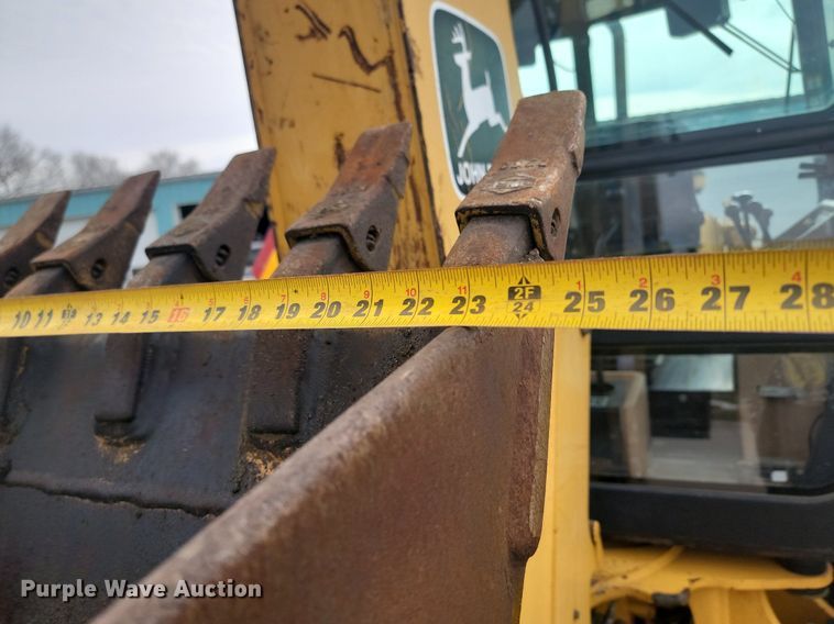 image for item LA9665 1995 John Deere 310D backhoe