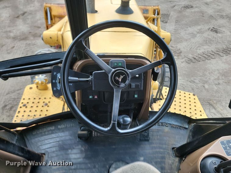 image for item LA9665 1995 John Deere 310D backhoe