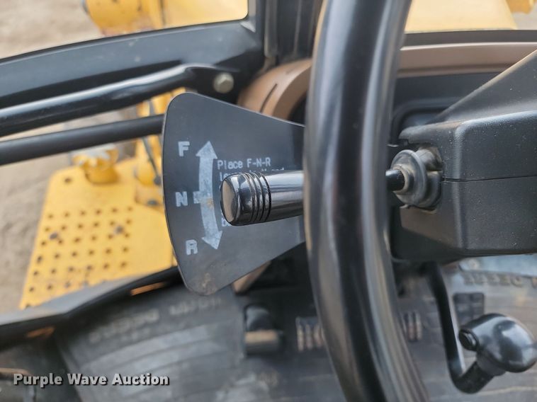 image for item LA9665 1995 John Deere 310D backhoe