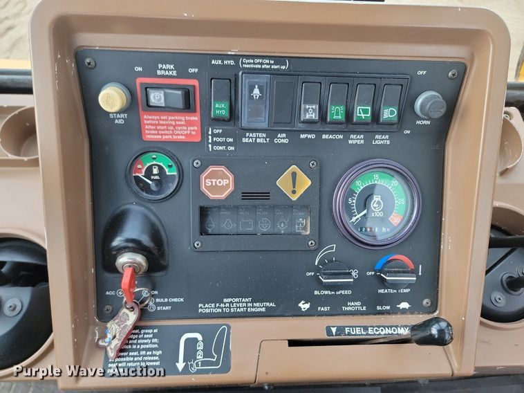 image for item LA9665 1995 John Deere 310D backhoe