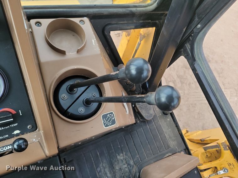 image for item LA9665 1995 John Deere 310D backhoe