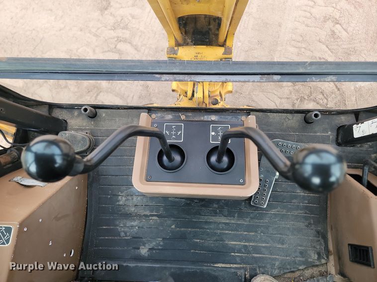 image for item LA9665 1995 John Deere 310D backhoe