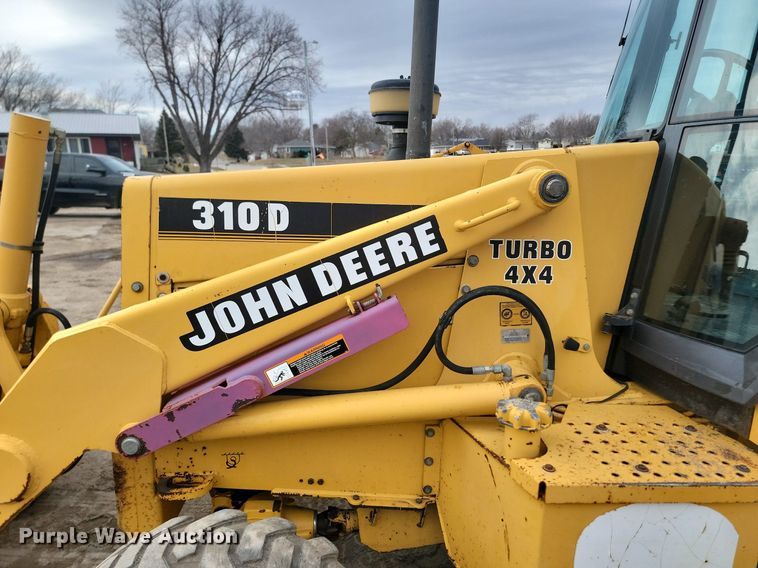 image for item LA9665 1995 John Deere 310D backhoe