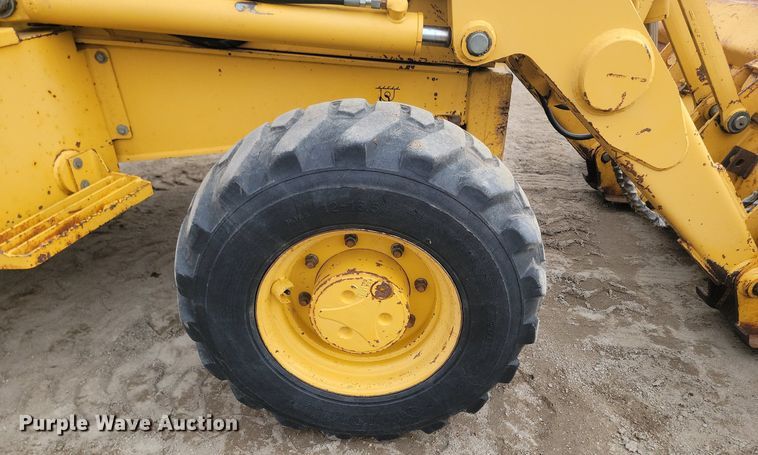 image for item LA9665 1995 John Deere 310D backhoe