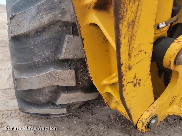 image for item LA9665 1995 John Deere 310D backhoe