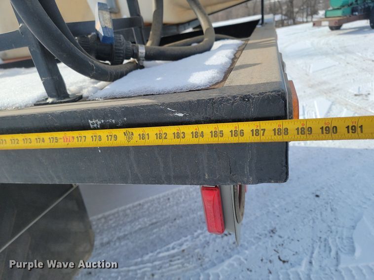 image for item LA9667 1999 International  4700  flatbed truck