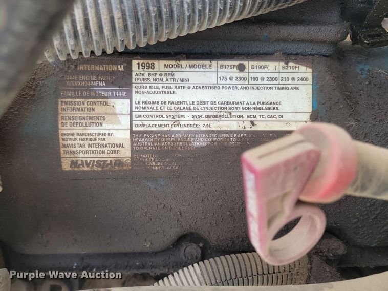 image for item LA9667 1999 International  4700  flatbed truck