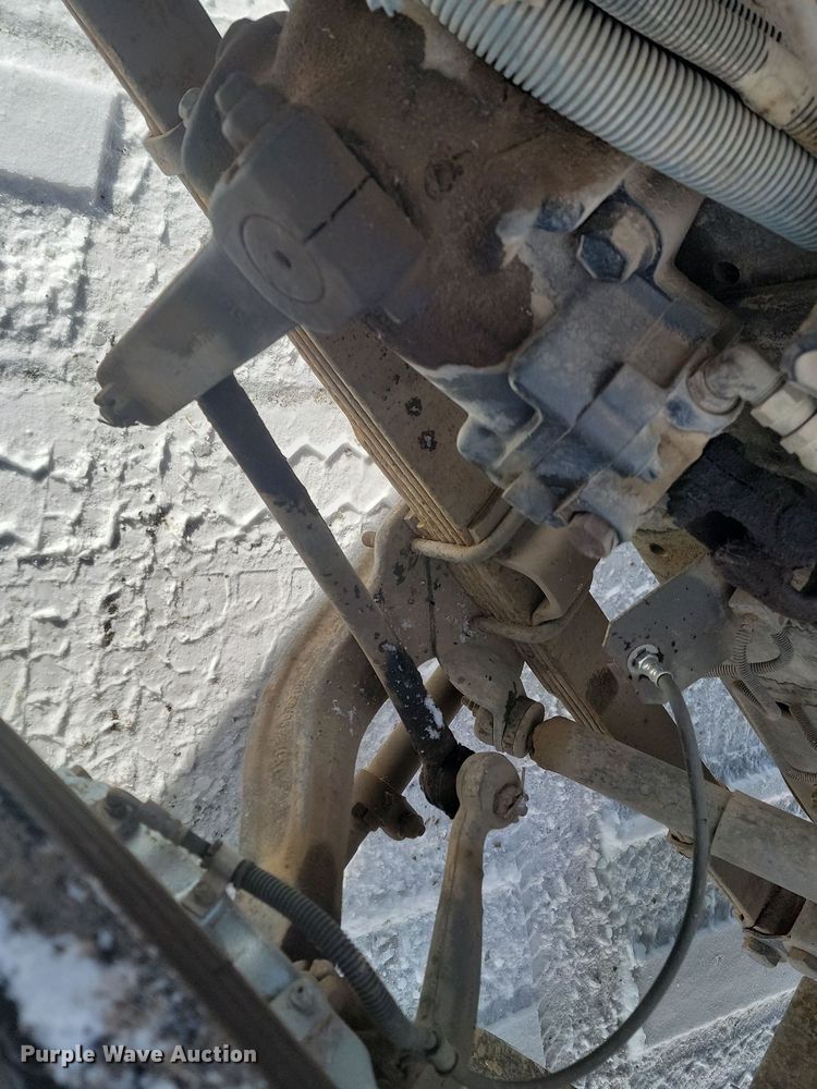 image for item LA9667 1999 International  4700  flatbed truck