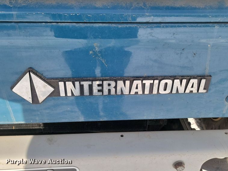 image for item LA9667 1999 International  4700  flatbed truck