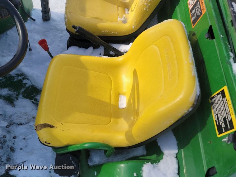 image for item LA9669 2002 John Deere  Gator 6X4 utility vehicle