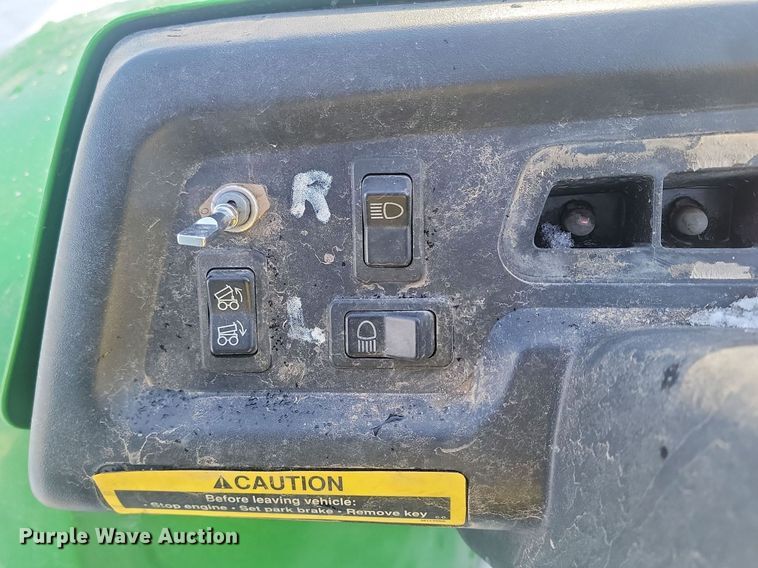 image for item LA9669 2002 John Deere  Gator 6X4 utility vehicle