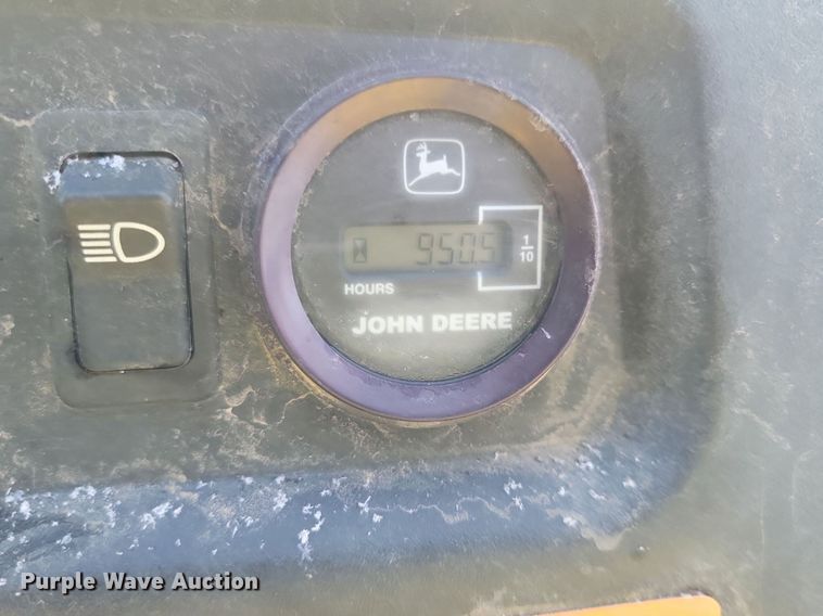 image for item LA9669 2002 John Deere  Gator 6X4 utility vehicle