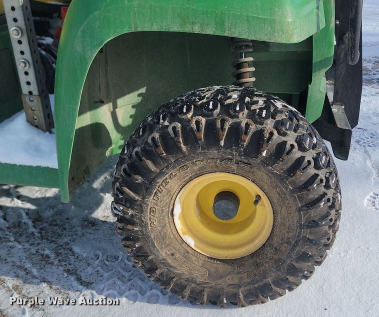 image for item LA9669 2002 John Deere  Gator 6X4 utility vehicle