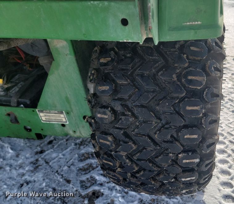 image for item LA9669 2002 John Deere  Gator 6X4 utility vehicle