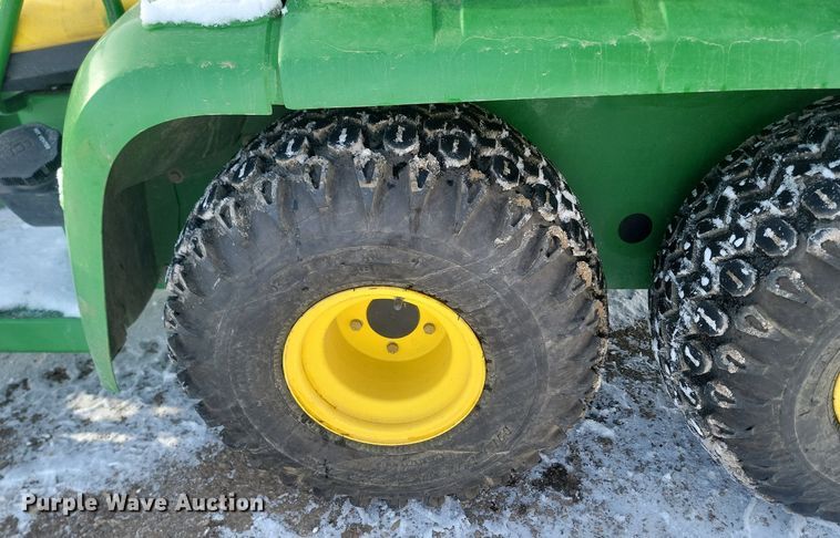 image for item LA9669 2002 John Deere  Gator 6X4 utility vehicle