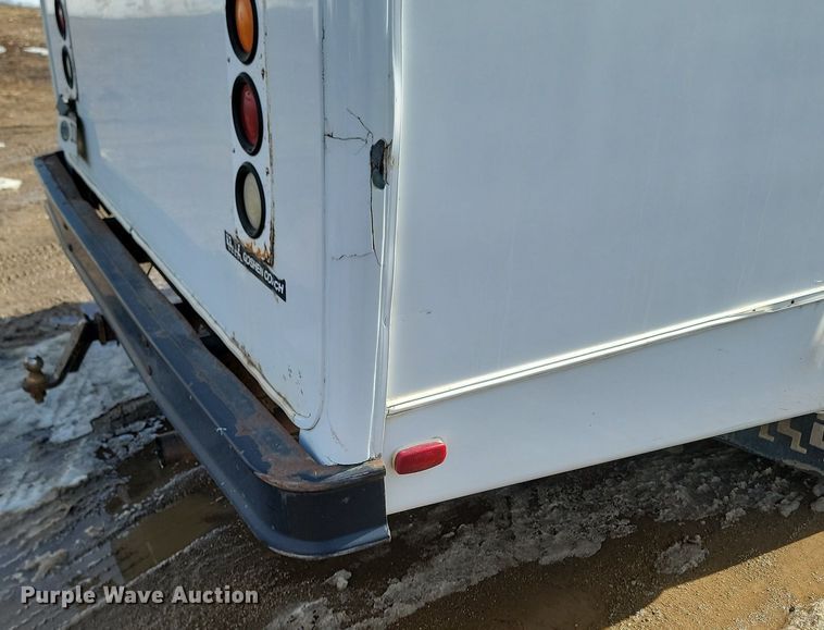 image for item LA9682 2000 Ford E450 Super Duty shuttle bus