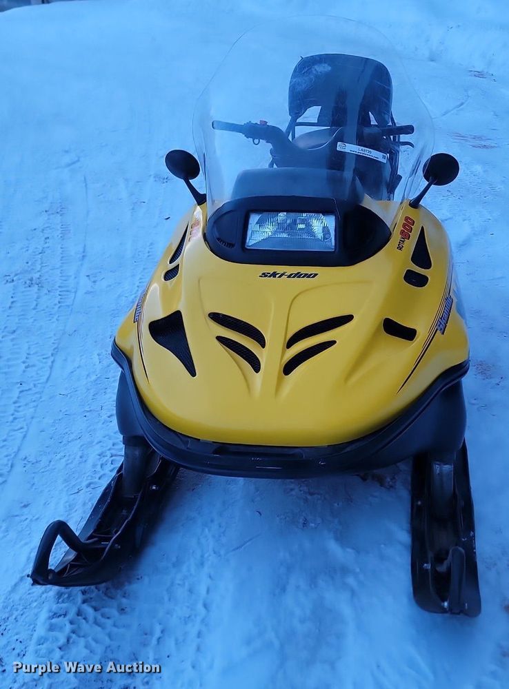 image for item LA9720 2003 Ski-doo Rotax 600 snowmobile