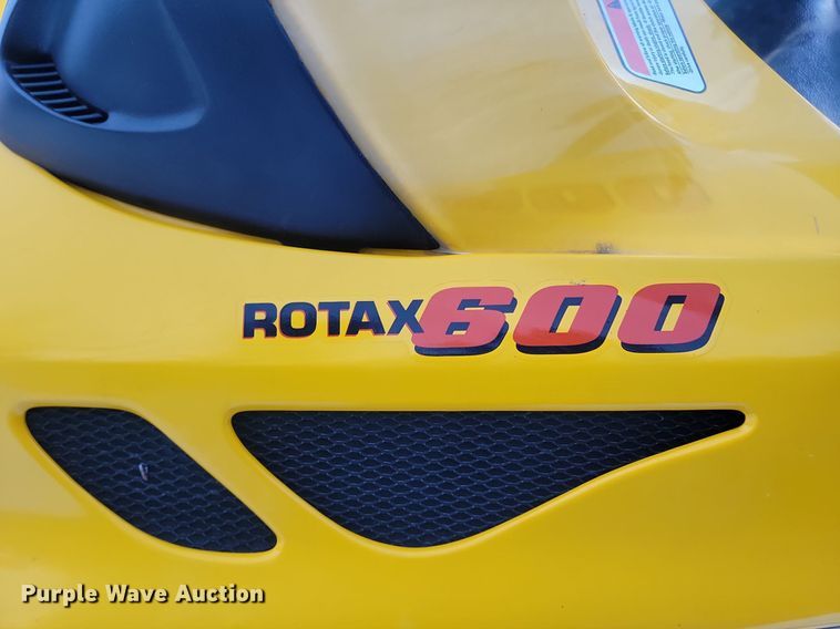 image for item LA9720 2003 Ski-doo Rotax 600 snowmobile