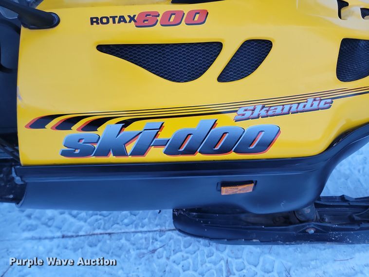 image for item LA9720 2003 Ski-doo Rotax 600 snowmobile