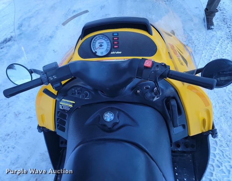 image for item LA9720 2003 Ski-doo Rotax 600 snowmobile