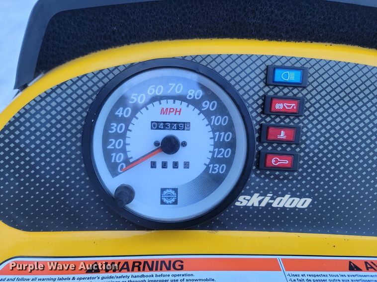 image for item LA9720 2003 Ski-doo Rotax 600 snowmobile