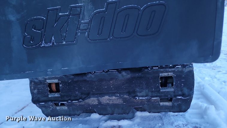 image for item LA9720 2003 Ski-doo Rotax 600 snowmobile