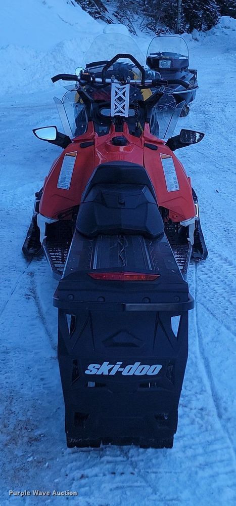 image for item LA9721 2015 Ski-Doo Summit SP 600 HDE-TECH snowmobile