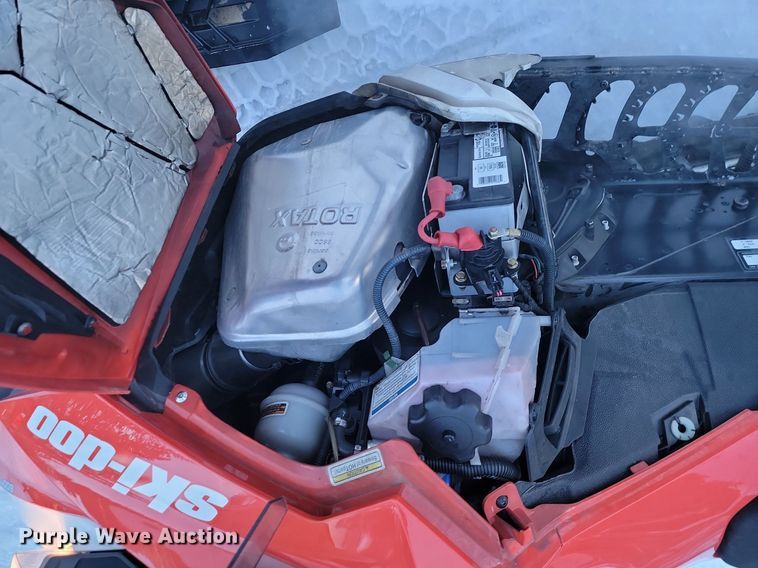 image for item LA9721 2015 Ski-Doo Summit SP 600 HDE-TECH snowmobile