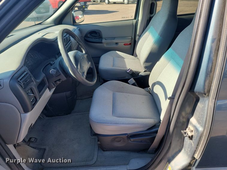 image for item LA9728 2004 Chevrolet  Venture  van