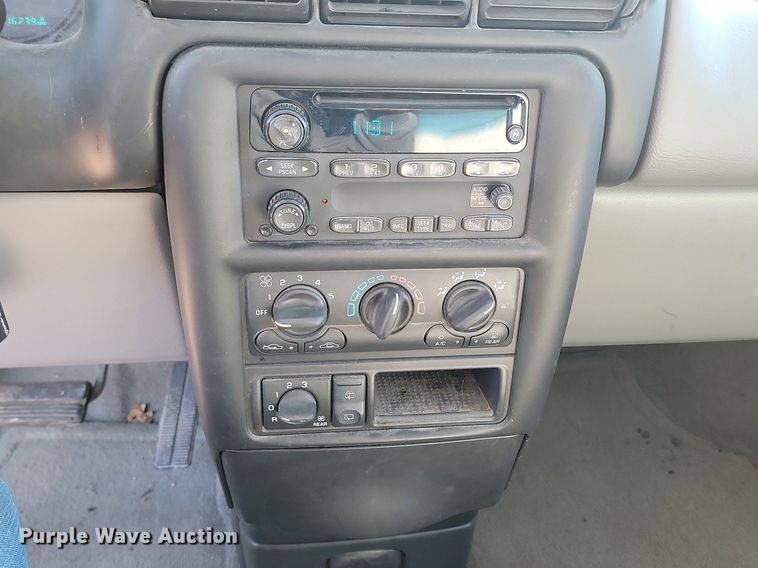 image for item LA9728 2004 Chevrolet  Venture  van