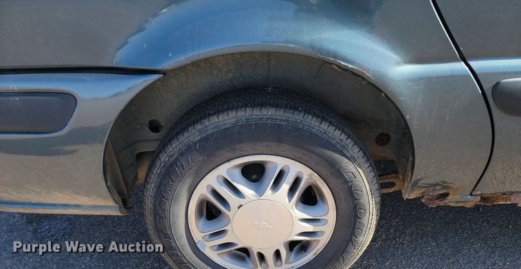 image for item LA9728 2004 Chevrolet  Venture  van