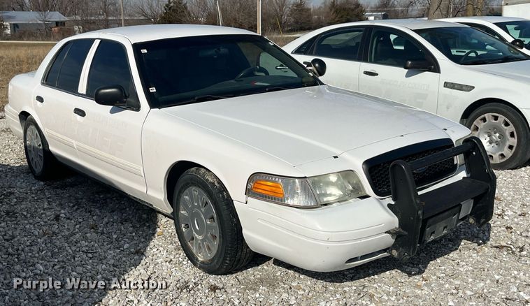 image for item LD9996 2011 Ford Crown Victoria Police Interceptor 