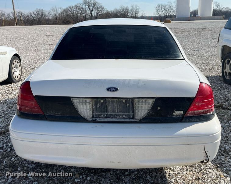 image for item LD9996 2011 Ford Crown Victoria Police Interceptor 