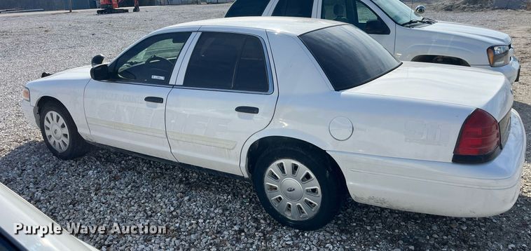 image for item LD9996 2011 Ford Crown Victoria Police Interceptor 