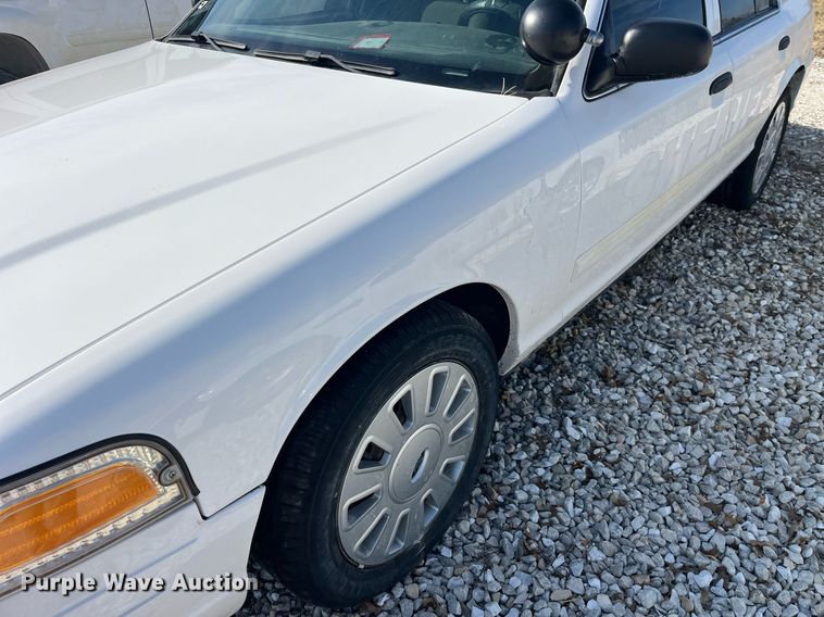 image for item LD9996 2011 Ford Crown Victoria Police Interceptor 