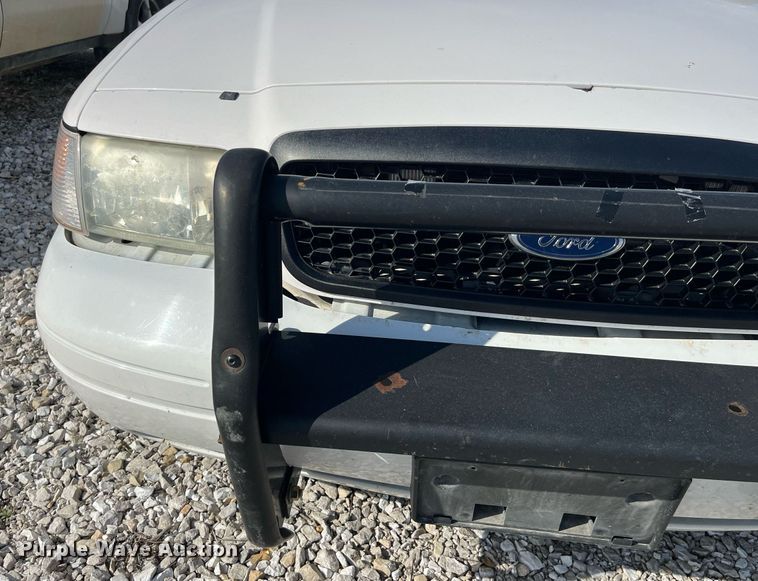 image for item LD9996 2011 Ford Crown Victoria Police Interceptor 